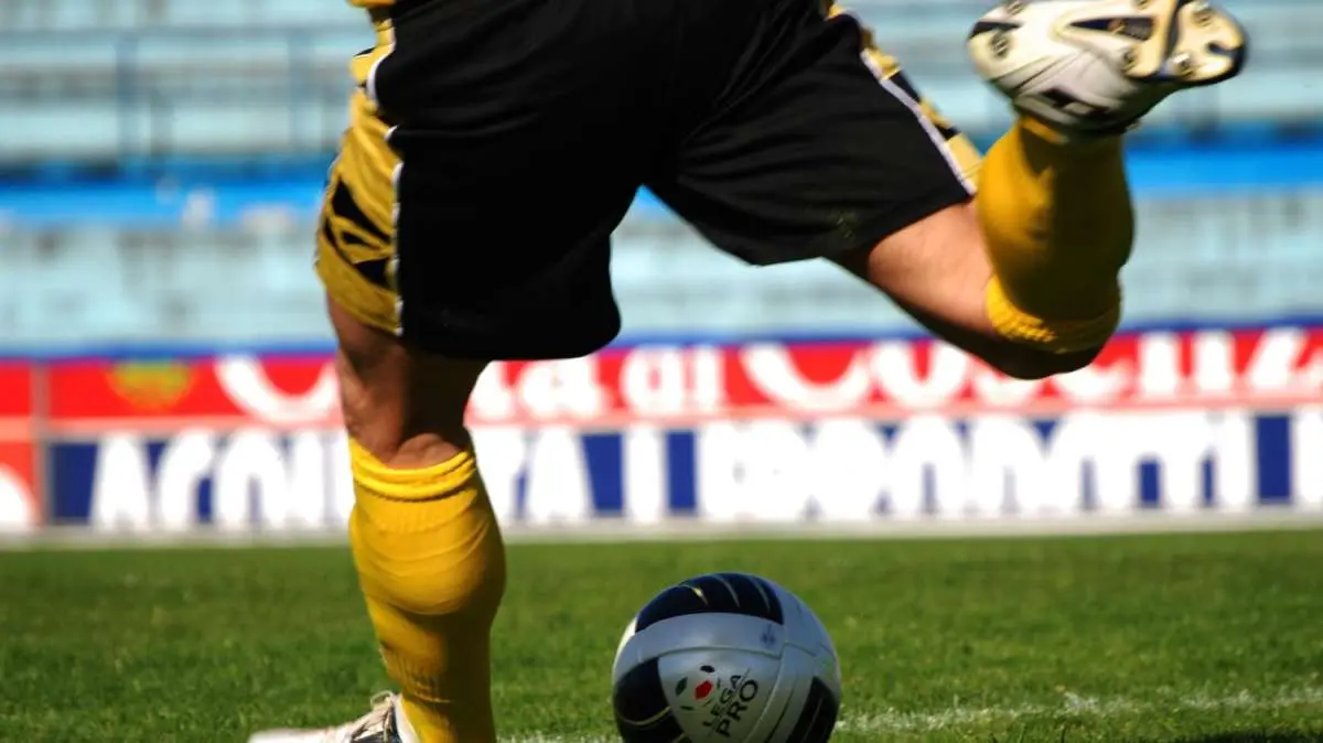 OFICIAL: CD Cayón, llega cedido Diego Fuentes