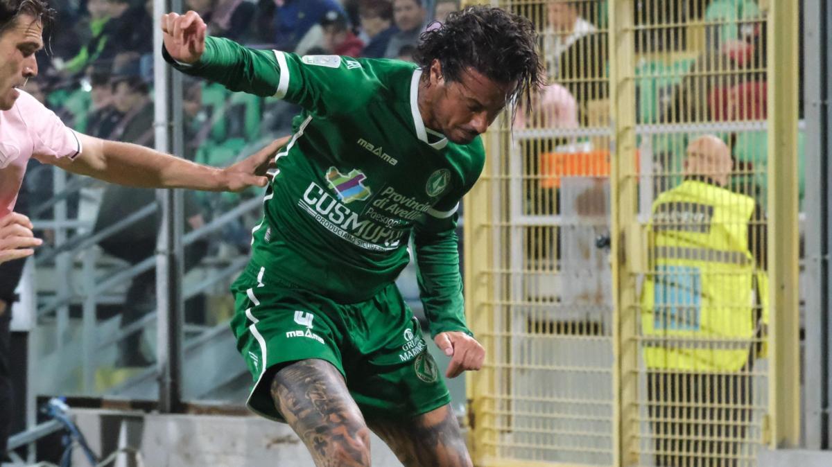 CorSera - Armando Izzo, il gol e le lacrime dopo l'incubo carcere: "Per mia moglie e le mie figlie, lontane da me per un periodo"