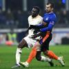 E se Akinsanmiro rimanesse all'Inter? Chivu lo apprezza, ogni scenario è aperto