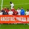 Spagna, Diakhaby boicotta il messaggio anti-razzista prima della partita: i motivi...