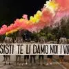 Striscioni di sfottò dai tifosi della Roma per Lotito: "Resisti, te li diamo noi i voti"