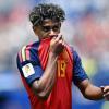 Yamal sulle parole di Mariano Rajoy: "Il calcio unisce. Non discutiamo di queste...