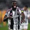 Alla Juve come al Sassuolo nel 2018. Il primo giorno di Carnevali alla Continassa porta in dote Boga