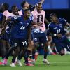 La favola dei Mondiali: i giocatori di Capo Verde in fila in zona mista per una foto...