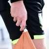Proiettile lanciato in testa al guardalinee: sospesa St. Etienne-Lione in Ligue 1...