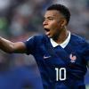 Mbappe non ci tiene a sfidare Messi: "Tanto segna sempre, non guardo quello che fa"...