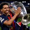 Marquinhos da applausi: prima consola Gabriel, poi festeggia la Champions con il...