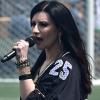 Mondiali 2026, Laura Pausini canterà l'inno ufficiale con Robbie Williams e Nicole...
