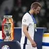 Imposta, segna, si sacrifica: nessun attaccante oggi è più completo di Harry Kane