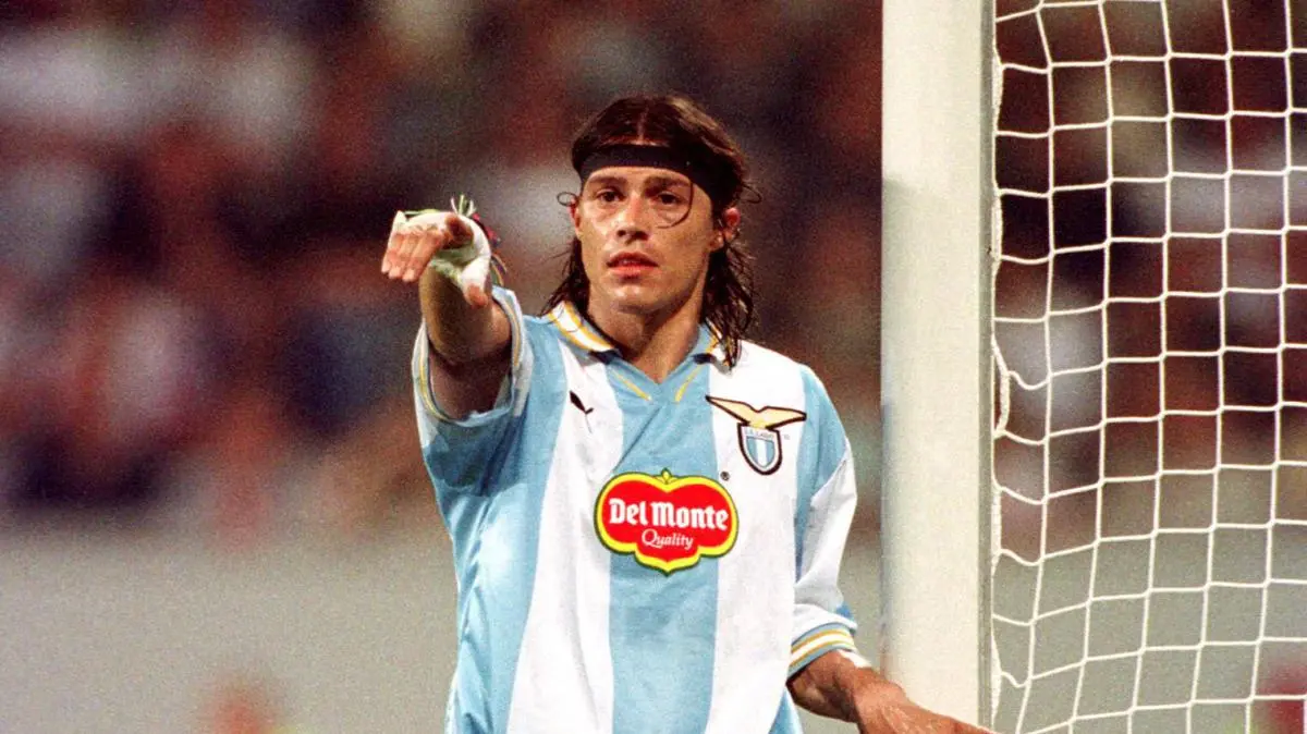 26 settembre 1999, l'arcobaleno di Almeyda contro il Parma. Battendo il migliore al mondo