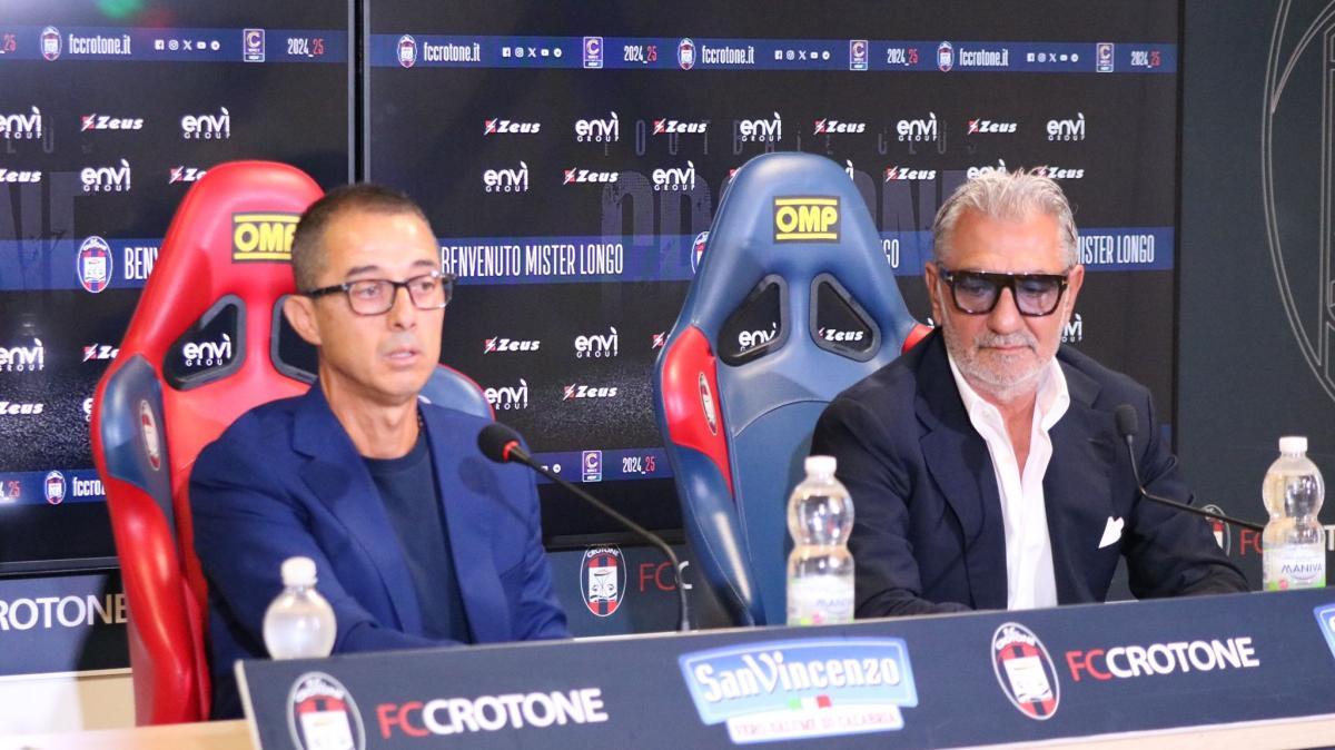 Crotone, è addio con Longo. Vrenna: "Mi piace pensare che in futuro potremmo ritrovarci"