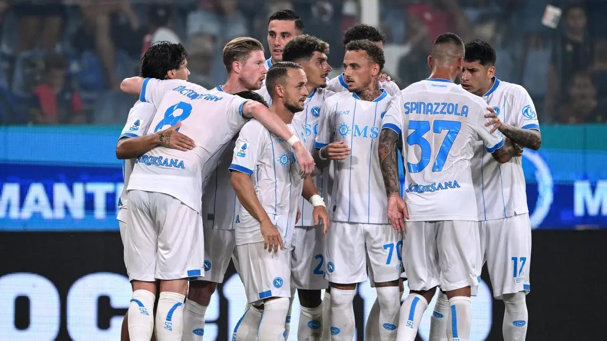 De Bruyne e Vergara valgono i primi tre punti di Allegri: vince il Napoli, rabbia del Genoa
