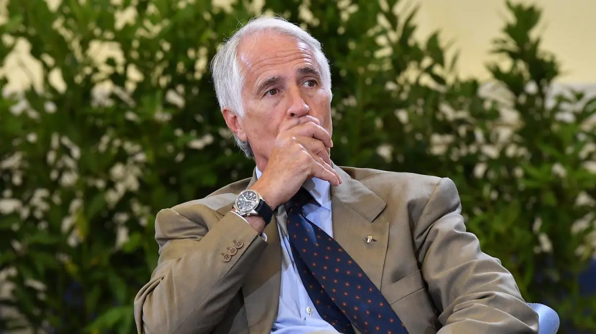 Malagò: "I Moratti e Berlusconi potevano rinunciare a ingaggi e fare mutui per gli stadi"