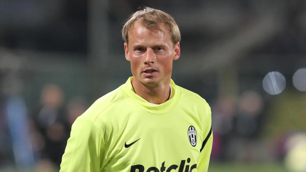 Destini in frantumi sulle strade, la tragica storia dei calciatori al volante