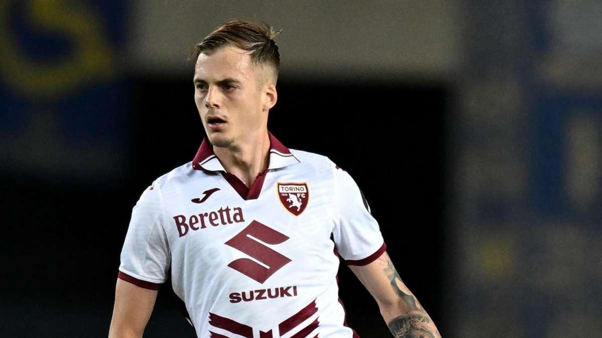 Torino, obiettivo tesoretto: da Ilic e Israel i fondi per il mercato. E Simeone resta in bilico
