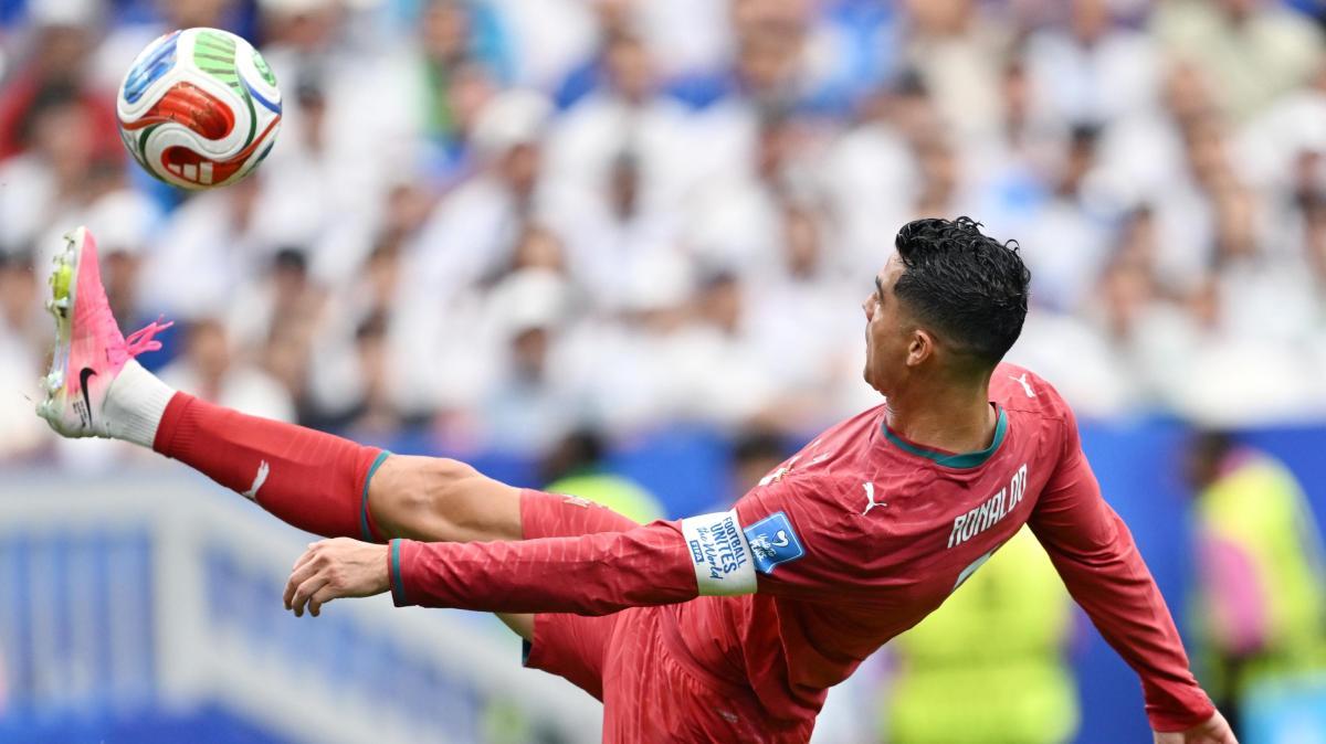 Sempre Ronaldo vs Messi: alla domanda sull'argentino, CR7 chiede di andare avanti