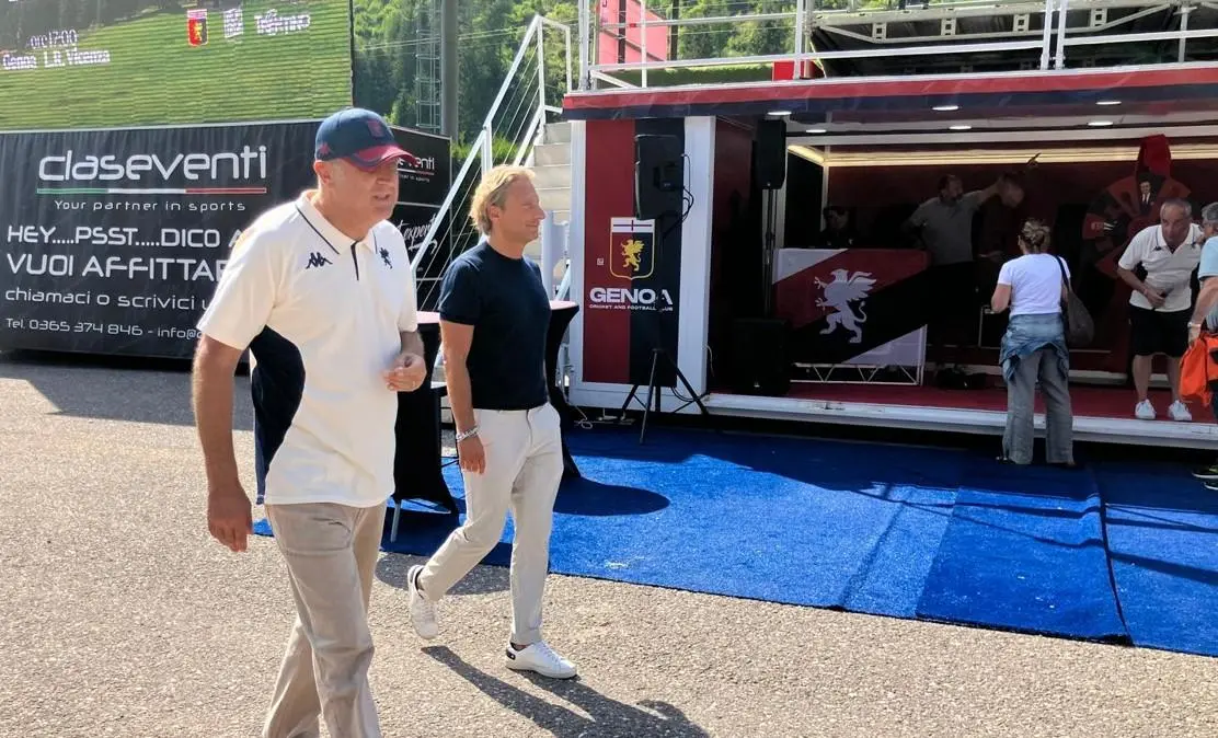 Genoa, sorpresa per i tifosi rossoblù: il presidente Sucu in visita al Village a Moena