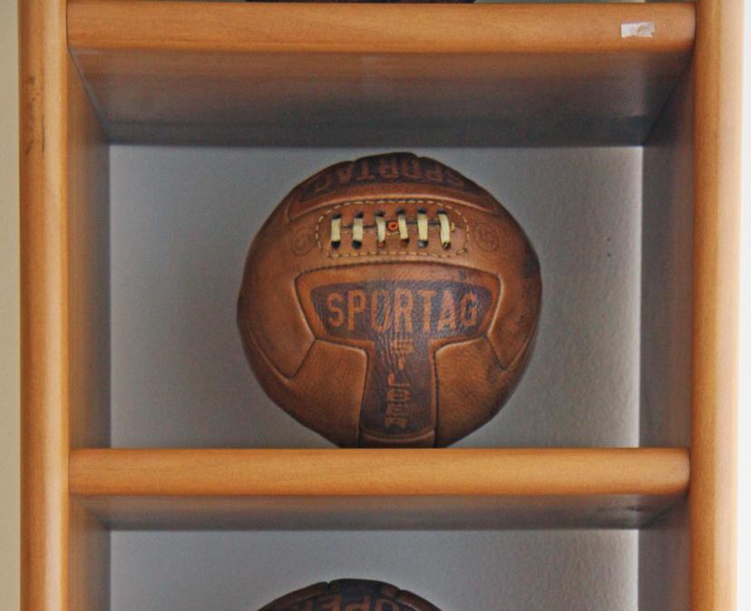 Mondiali: il pallone più antico a Miami in mostra per Scozia-Brasile