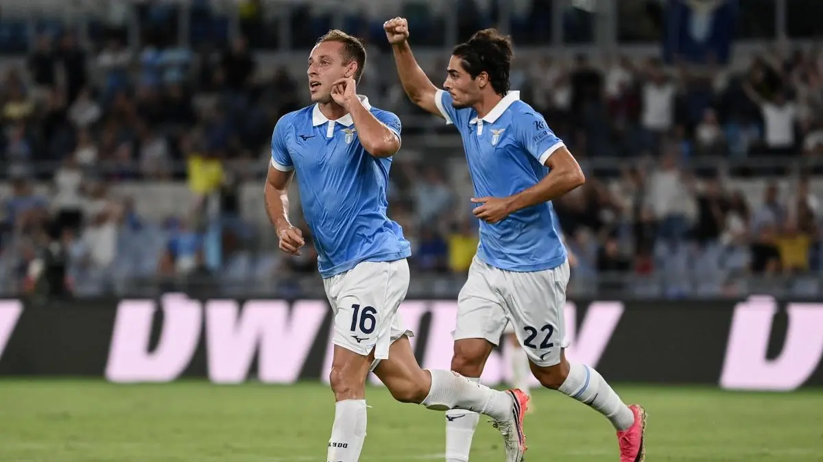 Frattesi regala altri tre punti alla Lazio. 1-0 al Genoa. De Rossi a caccia della ricetta per i gol
