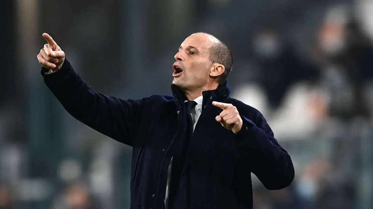 Juventus più forte del bus del Cagliari: Kean-gol e al 45' bianconeri avanti 1-0