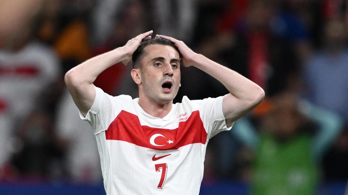 Turchia contestata, Akturkoglu risponde con gli insulti dopo il caso in campo: è bufera