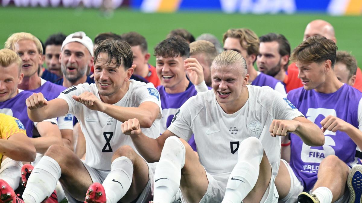 La Viking Row della Norvegia arriva agli ottavi, Odegaard: "Che amore dai tifosi"