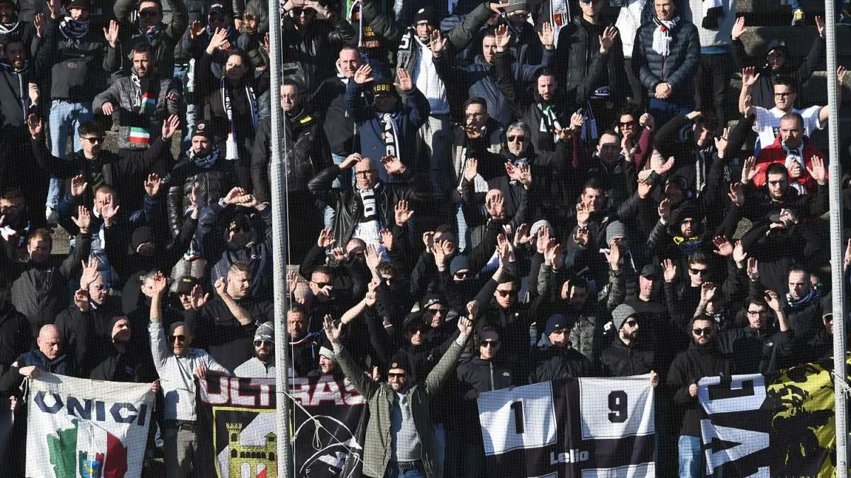 Doccia fredda per i tifosi dell'Ascoli: vietata la trasferta di Genova per la sfida di Coppa Italia