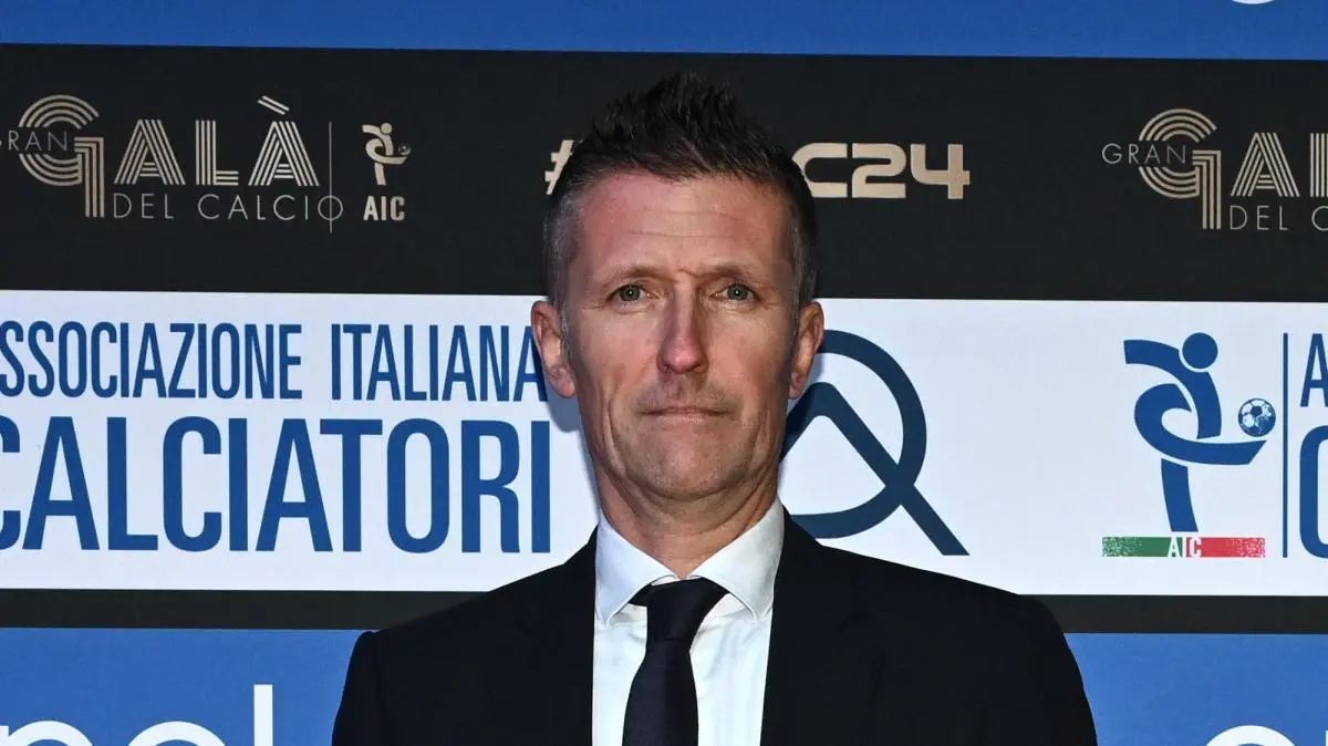 Serie A, cambia il VAR: doppio giallo, corner e cartellini, ecco tutte le novità