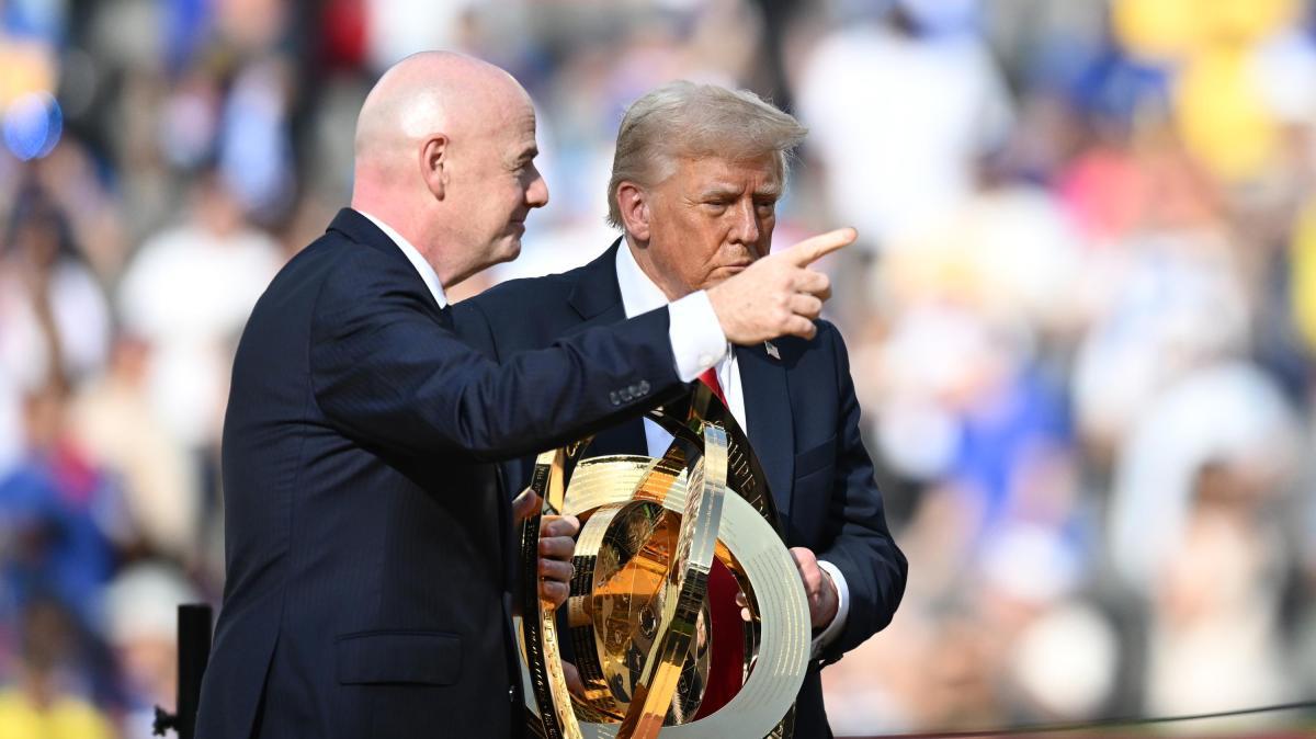 Infantino annuncia: "Trump sarà con me alla finale per consegnare il trofeo"