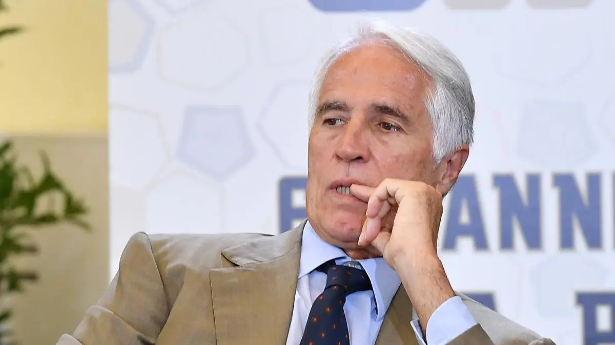 Malagò e il DT per l'Italia: "Sento Maldini, ho visto Del Piero e Buffon e abbracciato Baggio"