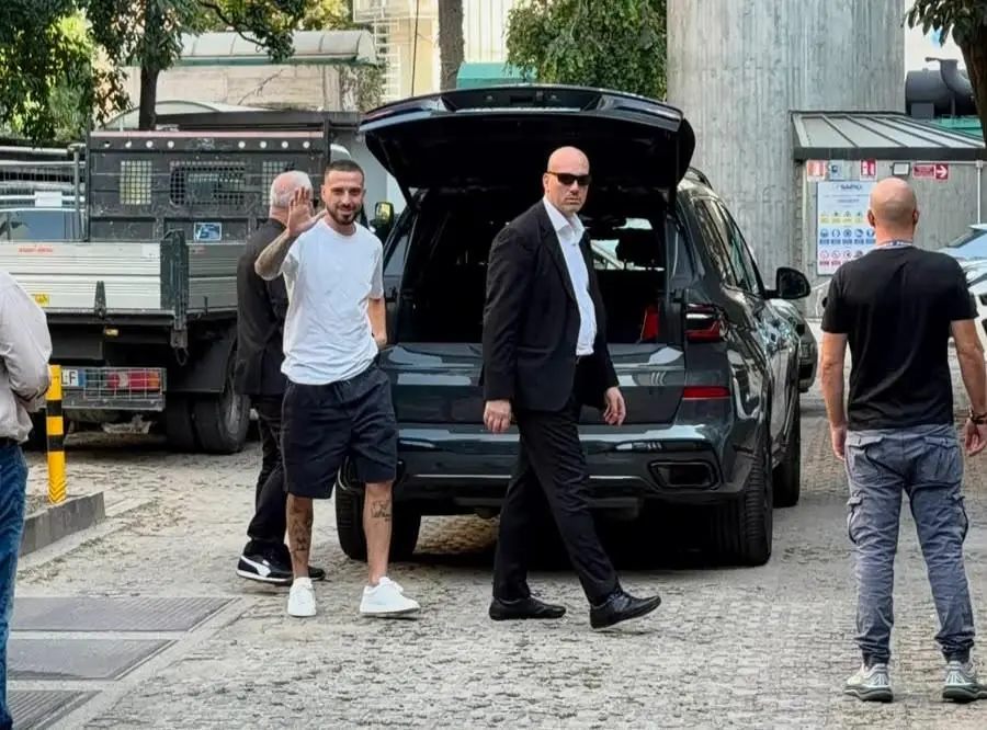 Milan, Mario Gila arrivato alla Madonnina per le visite mediche: le immagini