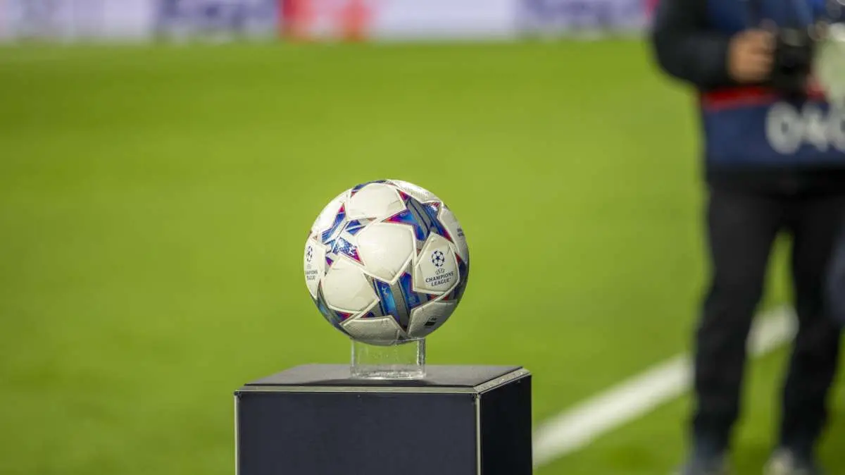 PSV e Dortmund non si fanno male. Ora Napoli e Arsenal, poi le gare di ritorno: il programma