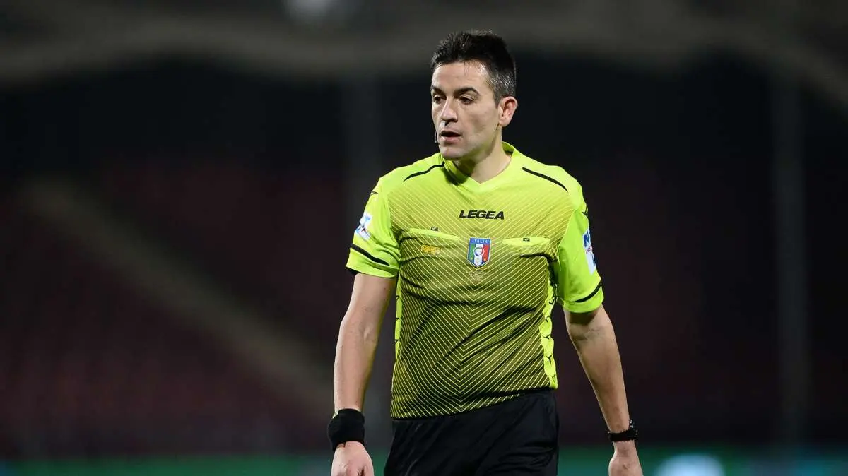 Serie A, designazioni arbitrali: Rapuano per Napoli-Milan. Inter-Fiorentina a Maresca