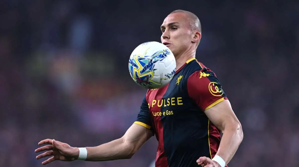 Genoa, Ostigard: "Mi ispiro a De Rossi. Il gol contro l'Iraq per la mia fidanzata e mio figlio"