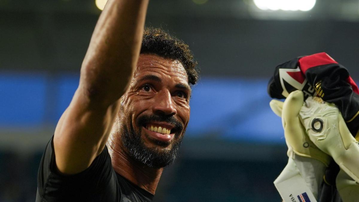 Vozinha, messaggio al mito Buffon: "Ti stimo davvero molto. Italia? Maestri della difesa"