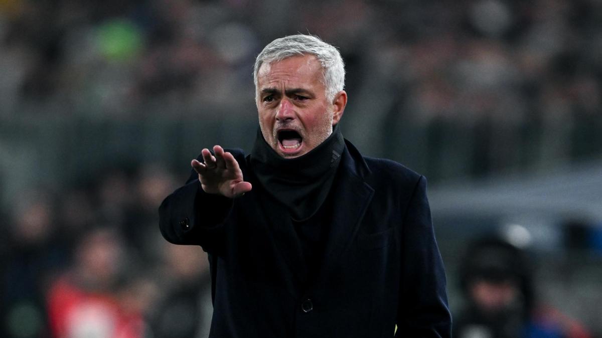 Il calcio secondo Mourinho: "Oggi esiste questa teoria assurda per cui si è grandi senza vincere"