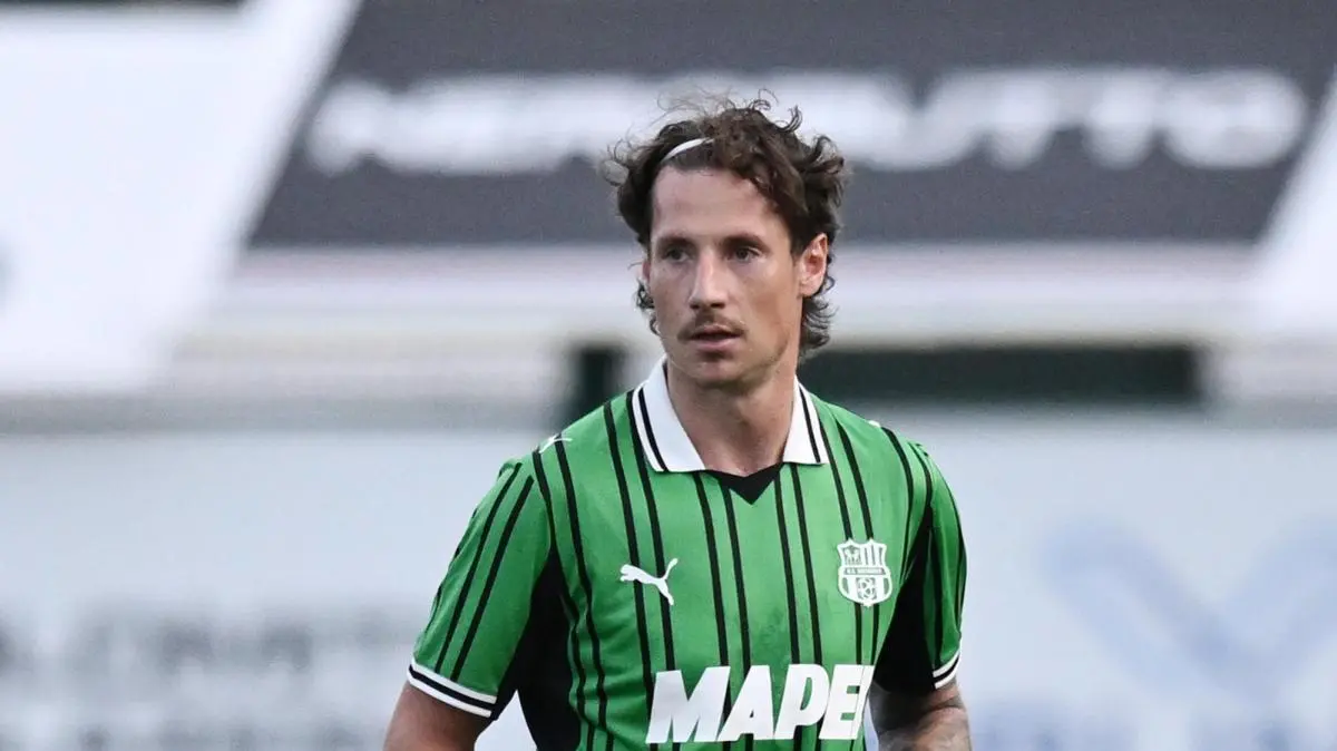 Lazio, nella wishlist per il centravanti c'è anche Pinamonti. Ma c'è distanza col Sassuolo