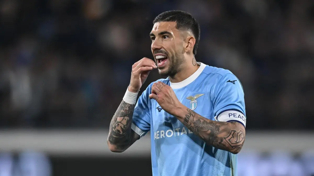 Lazio, Zaccagni: "Ciò che succede all'esterno non piace a nessuno, cerchiamo di isolarci"